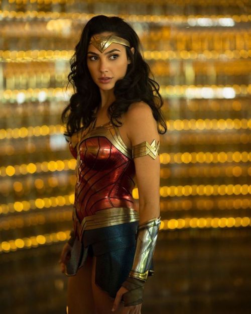 Patty Jenkis's Wonder Woman (2017) Movie Review - Survi Reviews